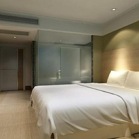 Luck 7 Inn Yichang Cbd Екстер'єр фото