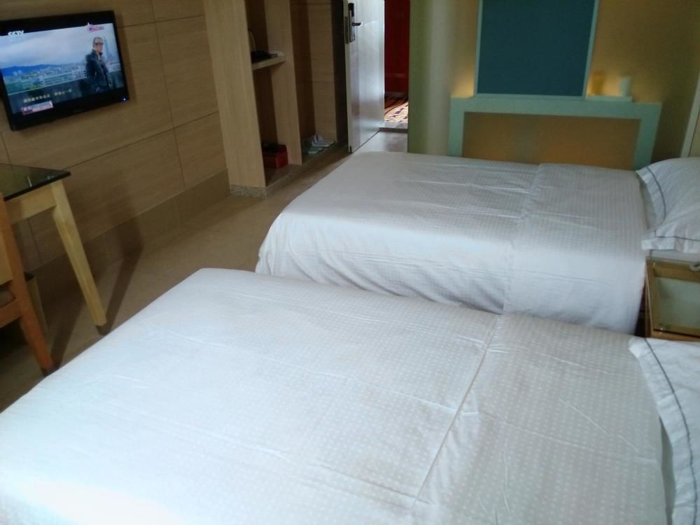 Luck 7 Inn Yichang Cbd Екстер'єр фото
