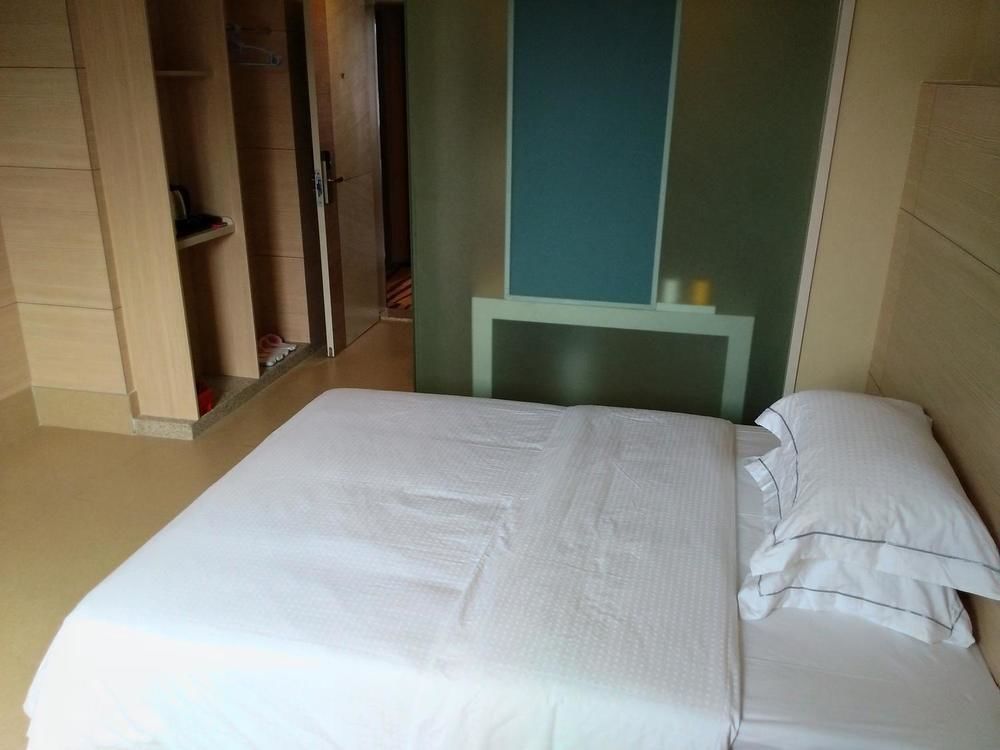 Luck 7 Inn Yichang Cbd Екстер'єр фото