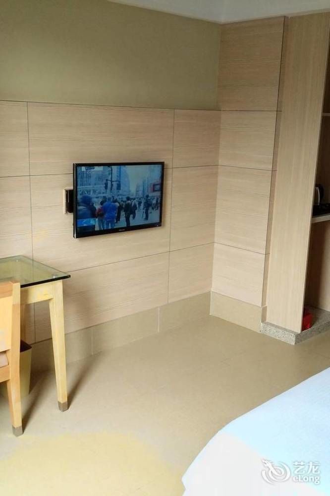 Luck 7 Inn Yichang Cbd Екстер'єр фото