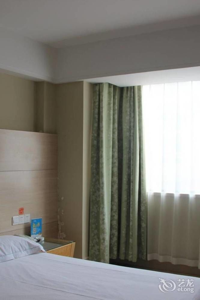 Luck 7 Inn Yichang Cbd Екстер'єр фото