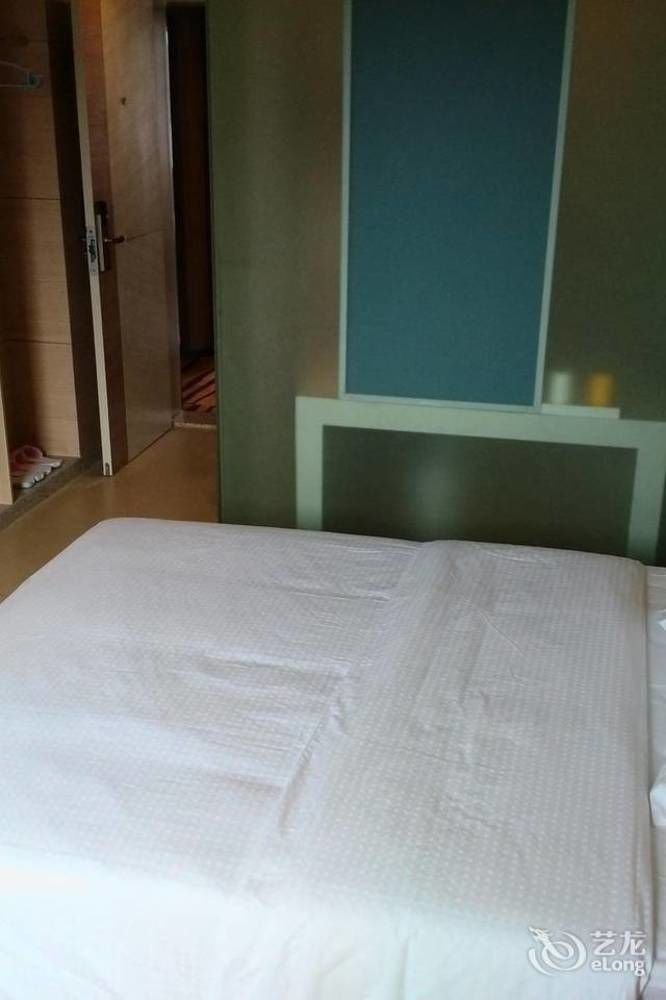Luck 7 Inn Yichang Cbd Екстер'єр фото